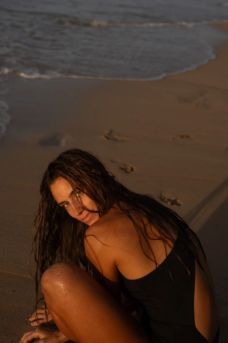 assets/2-woman-beach-sunny