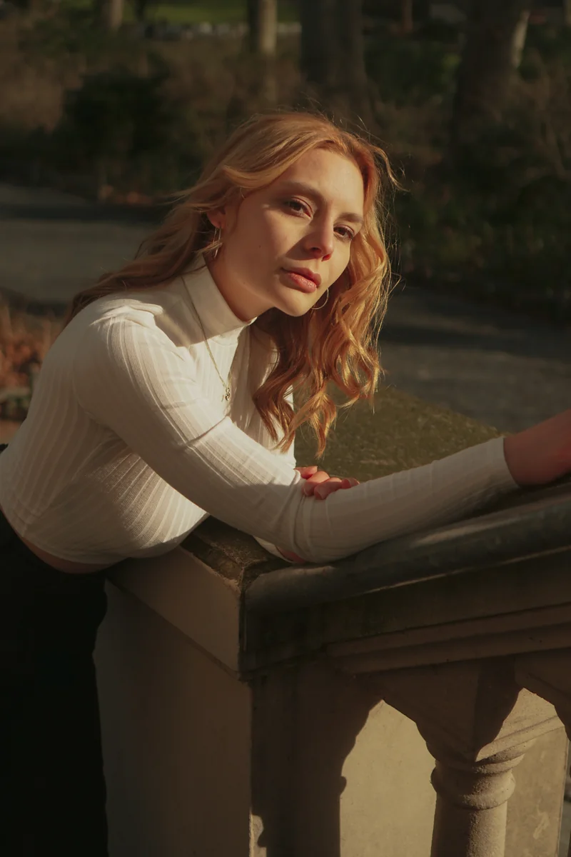 assets/8-woman-park